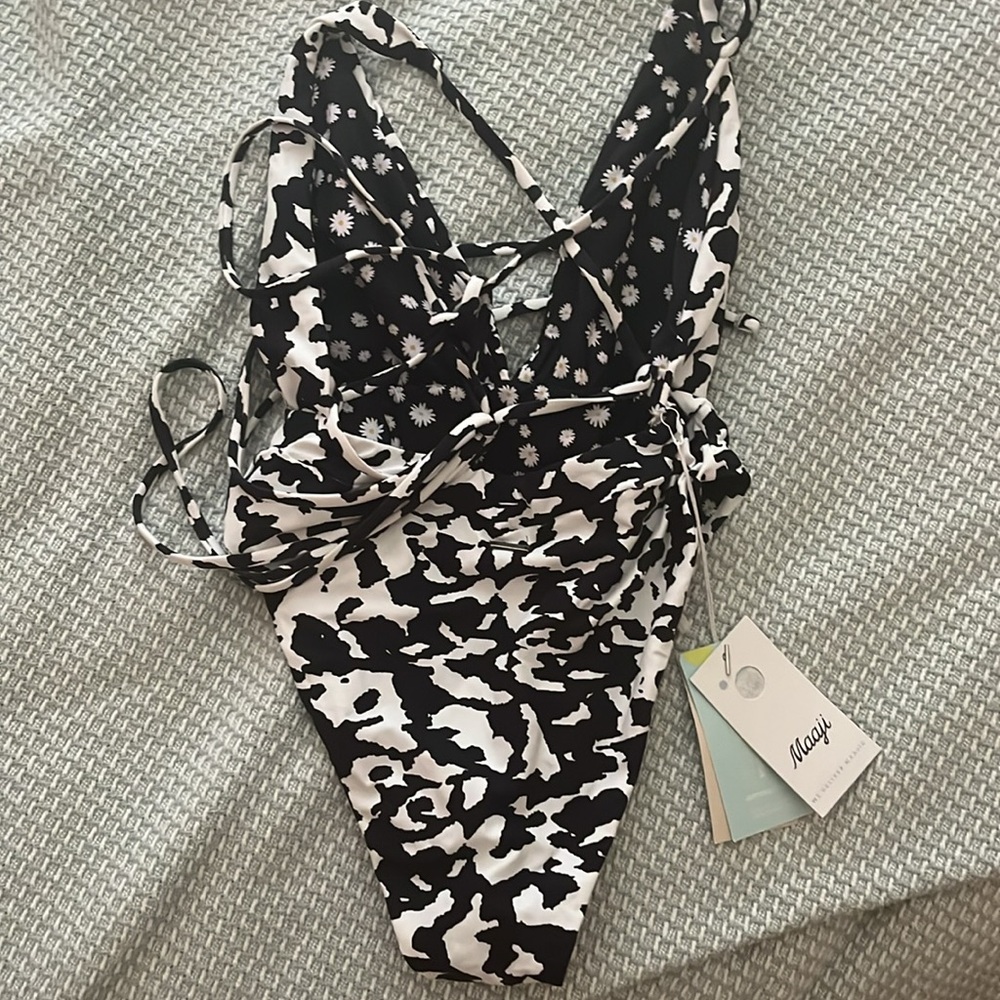 Maaji Safari Black & White Reversible One-Piece, NWT - Picture 3 of 7